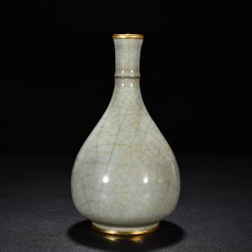 宋官窑青瓷炫纹胆瓶（镶金釦）