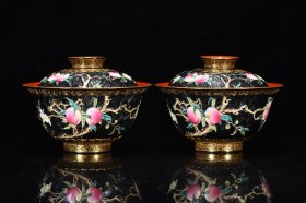 清雍正年粉粉彩雕刻鎏金桃纹茶碗