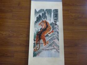 《厉啸山崖》李士傑画（尺寸：裱件150.5*44.2cm，画心65.5*33.3cm）