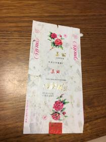 烟标          美丽       （竖版      烤烟型     过滤嘴香烟 ）                                  中国红安卷烟厂