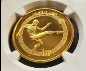 1982年第12届世界杯铜足球精制纪念铜币评级币NGC PF69CA上海版