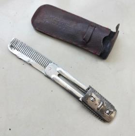 二手老刮脸梳发两用具 沈阳新一工业制 有锈蚀使用过品如图13253