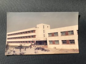 南开大学测试财算中心彩色照片