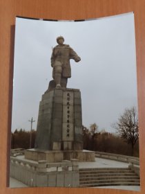 老照片:饶河抗日游击队纪念碑