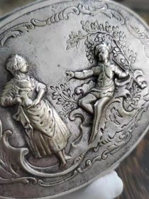 约19世纪 末德国哈瑙 高浮雕 人物场景 纯银 首饰盒 全品