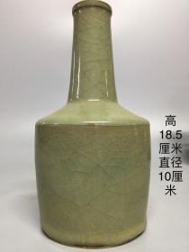 哥窑 瓶子  高18.5厘米直径10厘米