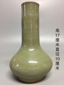 官窑 瓶子 高17厘米直径10厘米