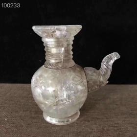 水晶雕刻象鼻壶尊摆件，保存完好，品相如图，喜欢联系。等结缘