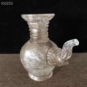 水晶雕刻象鼻壶尊摆件，保存完好，品相如图，喜欢联系。等结缘