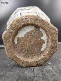 青花釉里红盘龙梅瓶一件，包浆磨损自然 有收藏价值 喜欢的联系