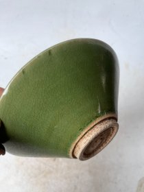 吉州绿瓷器碗
口径13.5cm
高度4.5cm