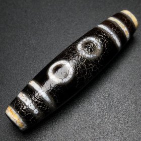 【五眼天珠】 尺寸：58*14毫米 重量18.7克