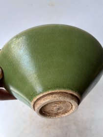 吉州绿瓷器碗
口径13.5cm
高度4.5cm