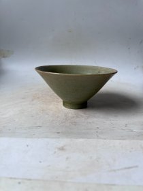 越窑瓷器碗
口径12.5cm
高度6cm