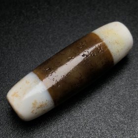 【一线天珠】 尺寸约：37*12毫米 重量8.8克