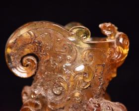 琉璃1
规格:   9.8×7.3×3.6厘米   重   236克