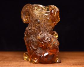 琉璃1
规格:   9.8×7.3×3.6厘米   重   236克