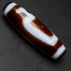 【宝瓶天珠】 尺寸：49*15毫米 重量17.6克