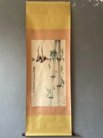 赵少昂 立轴 花鸟
【宝贝尺寸】196x66厘米  
【宝贝画芯】100x52厘米