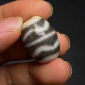 【水纹天珠】 尺寸：24*17毫米 重量10.6克