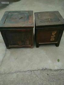 10_拆迁偶得清代榆木老钱柜一对，全品保存完好，皮克老辣，包浆浓厚，正常使用，漂亮精致，大尺寸56×56×55    小尺寸48×48×54    收藏使用价值非常好，全部保真包老，品相如图！