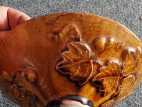 60_宋代开片大斗碗
器型规整,品相一流