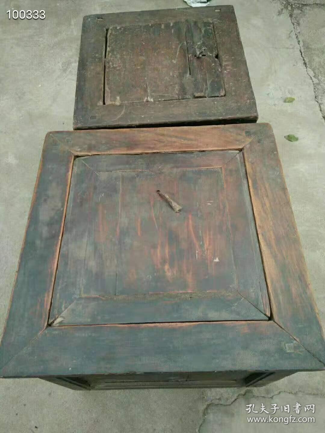 10_拆迁偶得清代榆木老钱柜一对，全品保存完好，皮克老辣，包浆浓厚，正常使用，漂亮精致，大尺寸56×56×55    小尺寸48×48×54    收藏使用价值非常好，全部保真包老，品相如图！