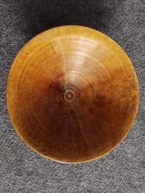 60_宋代开片大斗碗
器型规整,品相一流