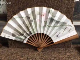 164_村里下乡有幸收来一老扇子，紫竹精做，精美绝伦，荷塘蜻蜓飞飞，娟美灵动可爱，包浆浑厚自然，保存完好无损，作者年代见图，包老包真，高端定制细路美品，文气高雅、懂的来！1_JNtFPt