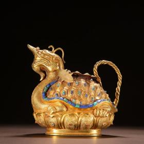 清代 铜鎏金镶宝石龙龟壶。