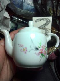 老瓷器茶壶