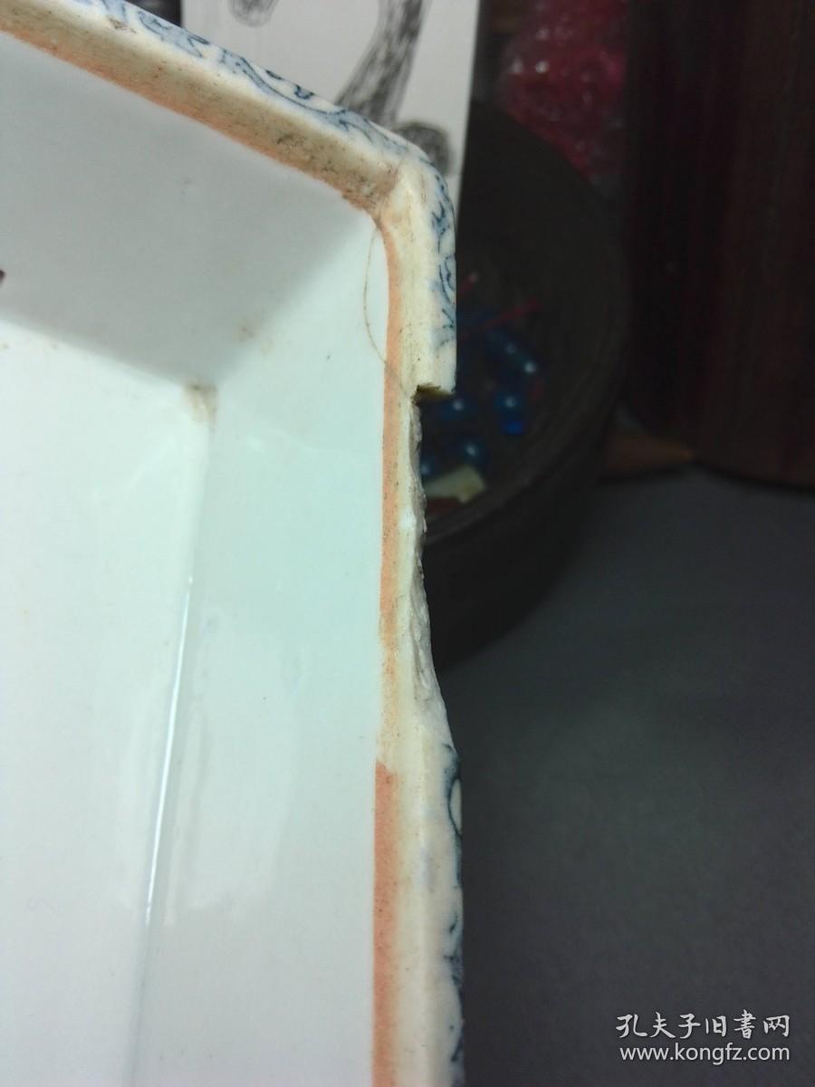 盒子。。店铺地摊玉器木头杂项各种，欢迎看看，价格优惠，老海黄紫檀沉香檀香红木，和田籽料明代清代古代老玉古玉。。收货7天内无理由包退，老的也包退，退货买家要负担往返快递运费。