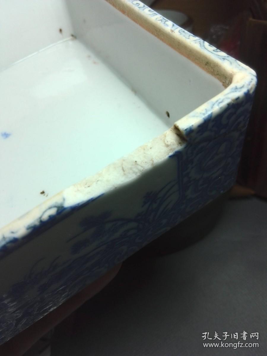 盒子。。店铺地摊玉器木头杂项各种，欢迎看看，价格优惠，老海黄紫檀沉香檀香红木，和田籽料明代清代古代老玉古玉。。收货7天内无理由包退，老的也包退，退货买家要负担往返快递运费。