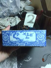 盒子。。店铺地摊玉器木头杂项各种，欢迎看看，价格优惠，老海黄紫檀沉香檀香红木，和田籽料明代清代古代老玉古玉。。收货7天内无理由包退，老的也包退，退货买家要负担往返快递运费。