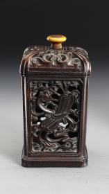 旧藏，紫檀镂雕八宝纹盖盒。