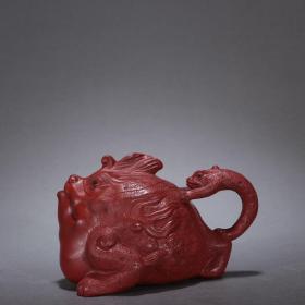 旧藏-紫砂朱泥料金蟾形茶壶。
