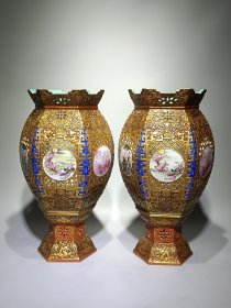 清乾隆款，珐琅彩雕刻描金夔龙穿缠枝开窗山水人物花鸟六方宫灯