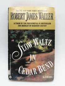 Slow Waltz in Cedar Bend 英文原版-《雪松灣的慢華爾茲》