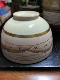 日本购回：日本高级茶道具，京烧重金手绘山峦花卉抹茶碗，底部有款“寿乐”