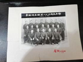 1983年江苏金坛冯庄驻军八二三战友合影（23X17.5CM）