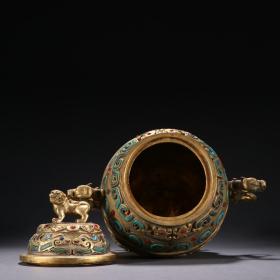 清代 铜鎏金镶宝石龙纹香炉。