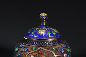 清代,掐丝珐琅银累丝烧蓝盖罐。