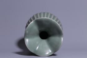 宋代,龙泉瓜棱瓶