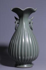 宋代,龙泉瓜棱瓶