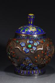 清代,掐丝珐琅银累丝烧蓝盖罐。