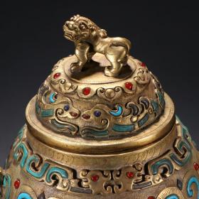 清代 铜鎏金镶宝石龙纹香炉。