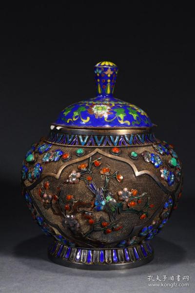清代，掐丝珐琅银累丝烧蓝盖罐。