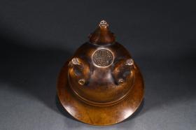 清:象鼻三足铜香炉。