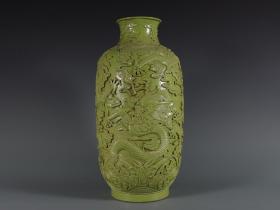 大清乾隆年制 粉彩绿釉雕刻龙纹冬瓜瓶