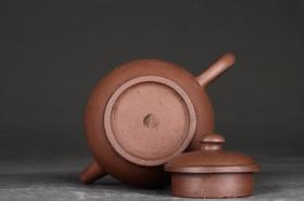 清代：金士恒 诗文巨轮珠紫砂壶。